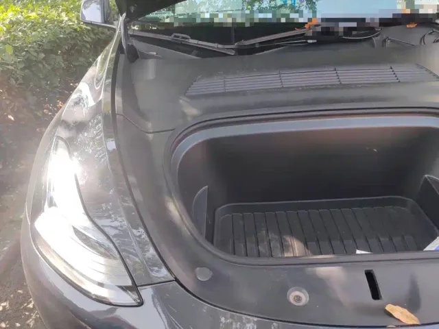 Tesla Model Y — Фото автомобиля 21