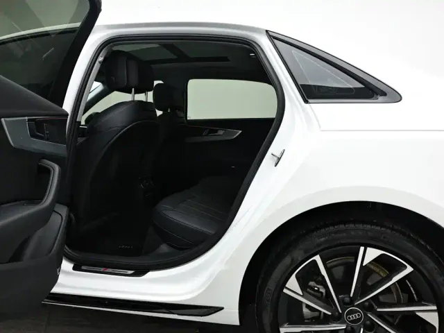 Audi A4L — Фото автомобиля 14