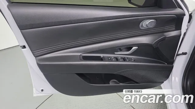 Hyundai Avante CN7 — Фото автомобиля 24