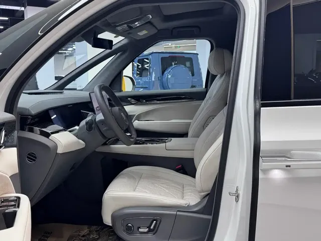 ZEEKR Zeekr 009 2024 7-Seat Aisle AWD Version 108kWh — Фото автомобиля 10