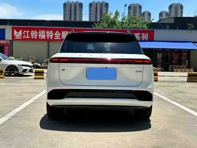 Xpeng G9 — Фото автомобиля 5