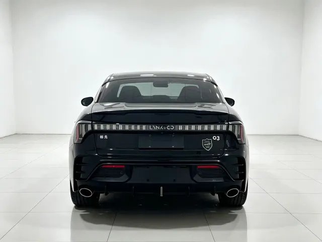 Lynk & Co 03 — Фото автомобиля 8