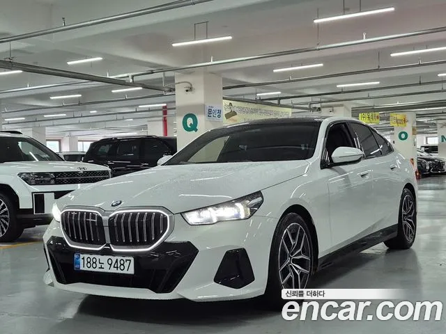 Фотография автомобиля — BMW 5 Series