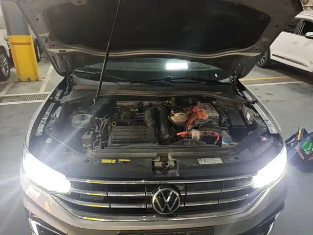 Volkswagen Tiguan L PHEV — Фото автомобиля 19