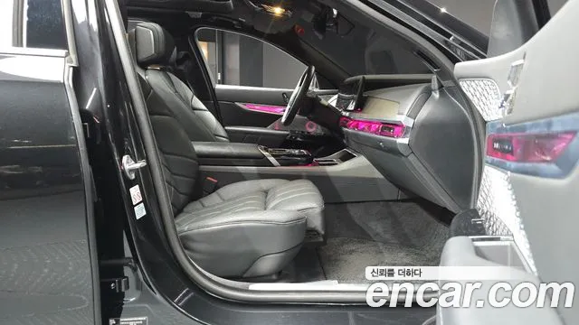 BMW i7 G70 — Фото автомобиля 26