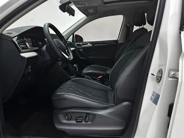 Volkswagen Tiguan L — Фото автомобиля 22