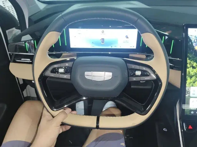 Geely Boyue L — Фото автомобиля 10