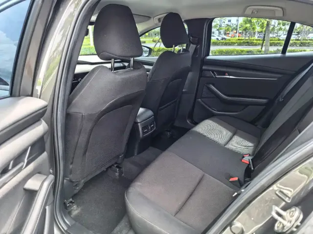 Mazda Axela — Фото автомобиля 6