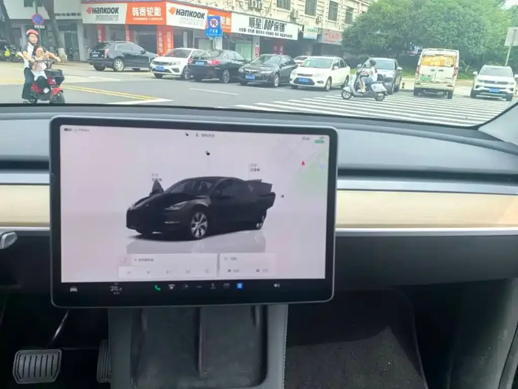 Tesla Model Y 2022 Facelift Rear-Wheel Drive Version — Фото автомобиля 9