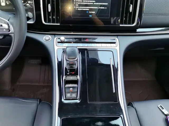 GAC Trumpchi M8 — Фото автомобиля 16