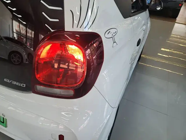 Roewe Clever — Фото автомобиля 7