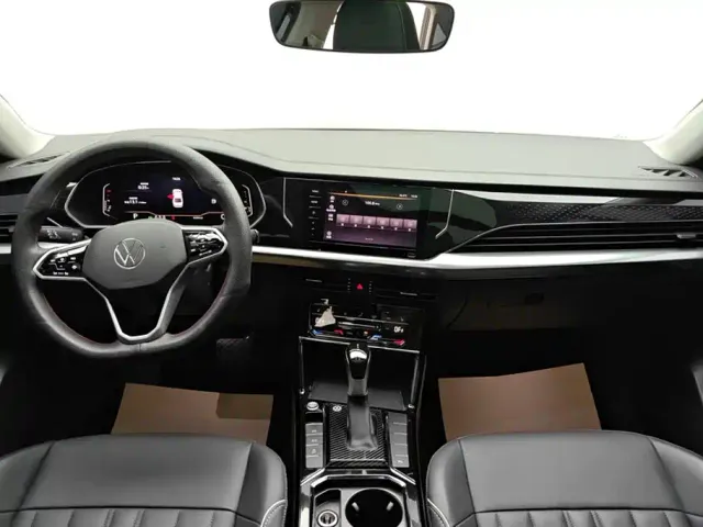 Volkswagen Passat — Фото автомобиля 12