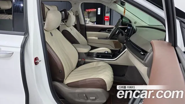 Kia Canival Carnival 4 поколение 9 мест Hi-Limousine(Спецкузов) — Фото автомобиля 11