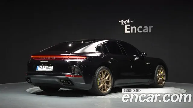 Porsche Panamera — Фото автомобиля 2