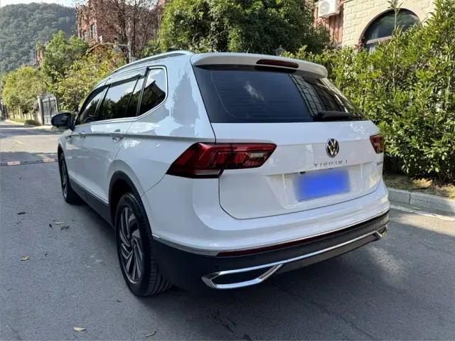 Volkswagen Tiguan L — Фото автомобиля 5