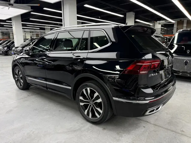 Volkswagen Tiguan L — Фото автомобиля 16