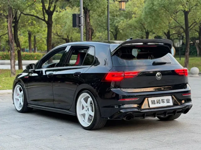 Volkswagen Golf GTI — Фото автомобиля 4