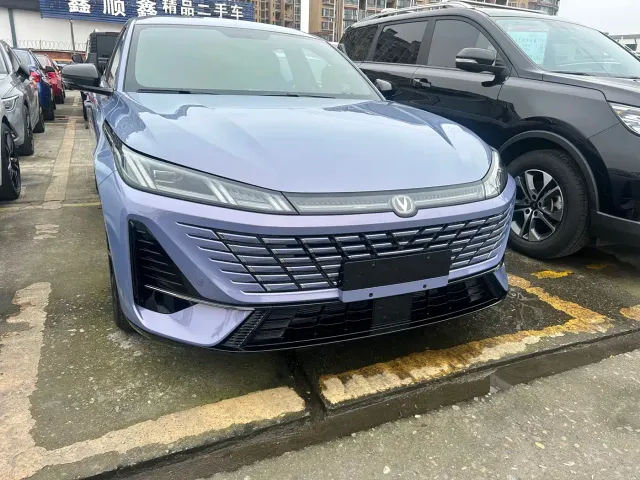 Changan Eado — Фото автомобиля 3
