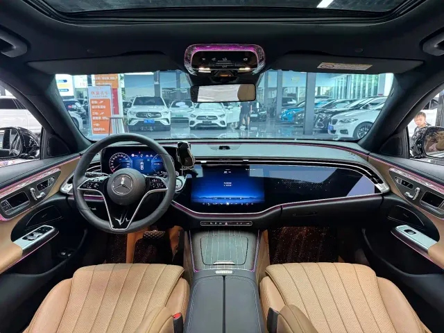 Mercedes-Benz E-Class — Фото автомобиля 8