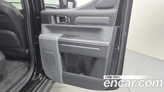 Kia Tasman Tasman 2.5T Бензин 4WD — Фото автомобиля 21