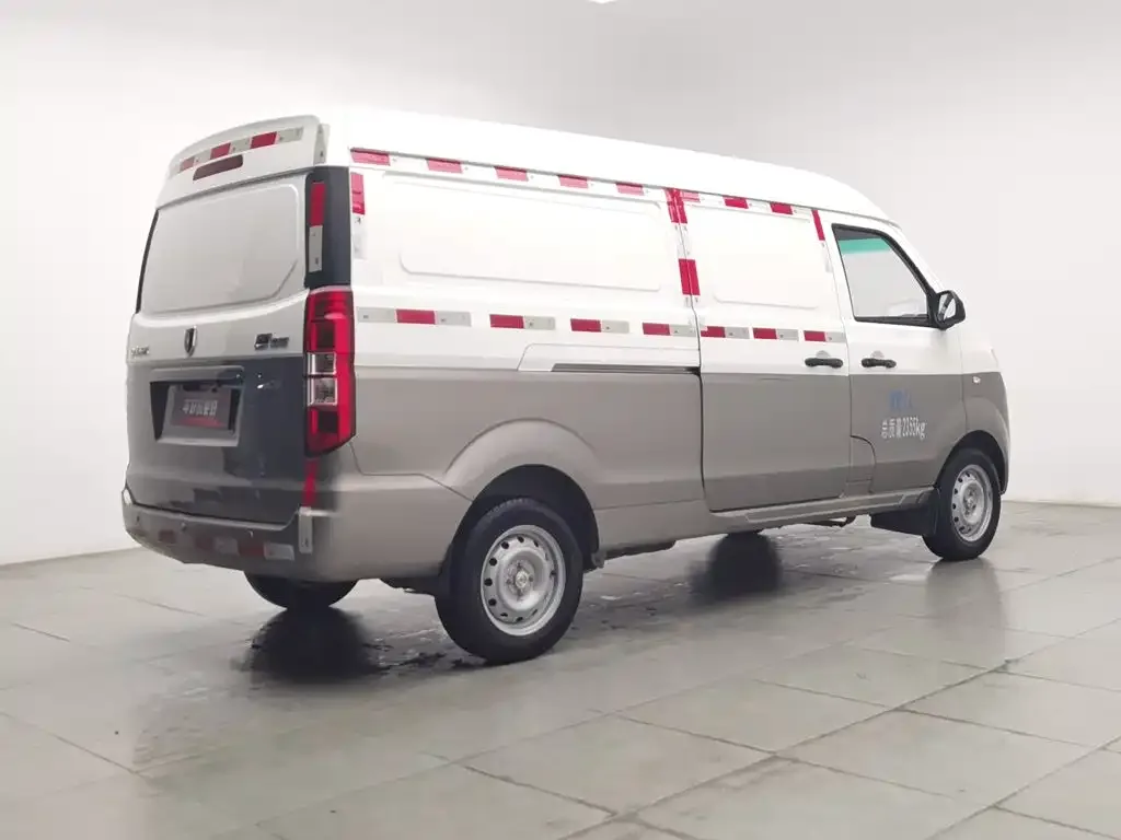 Jinbei New Hiace X30L 2023 1.5L Super Comfort Van 2/5-seater Non-AC Version SWC15M — Фото автомобиля 2