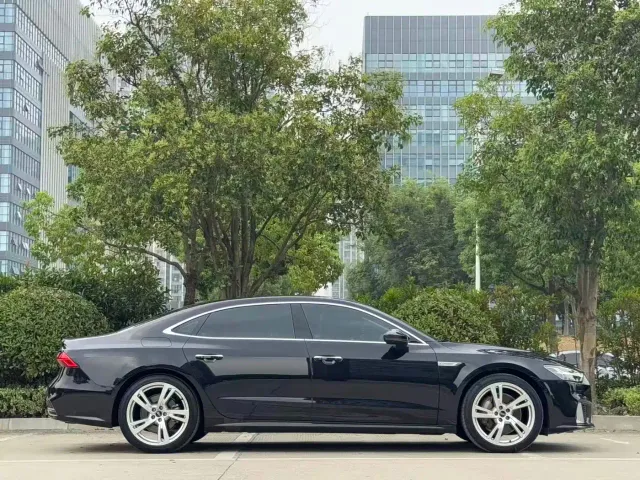 Audi Audi A7L 2024 45TFSI quattro S-line Vision Edition Crystal Package — Фото автомобиля 21