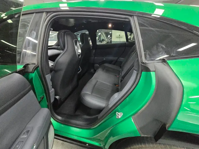 Xiaomi Auto Xiaomi YU7 2025 Extended Range RWD Edition — Фото автомобиля 6