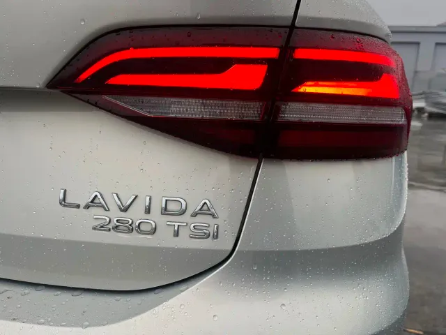 Volkswagen Lavida — Фото автомобиля 13