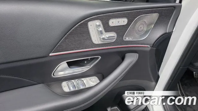Mercedes-Benz GLE-Class — Фото автомобиля 23