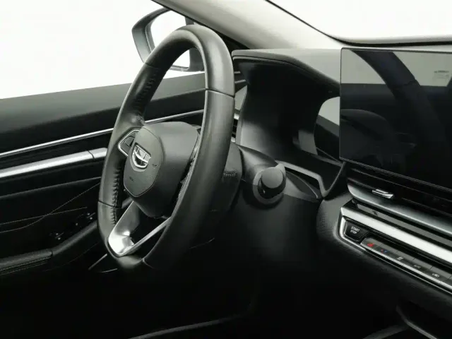 Geely Emgrand — Фото автомобиля 22