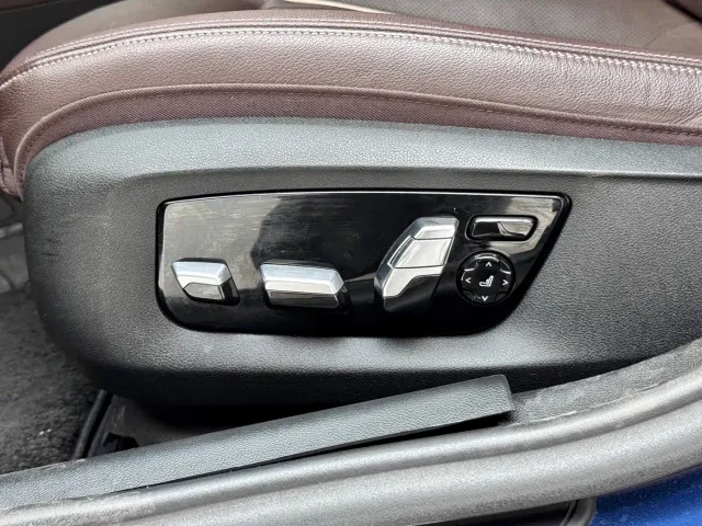 BMW 5 Series — Фото автомобиля 10