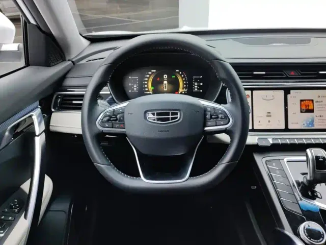 Geely Boyue — Фото автомобиля 15