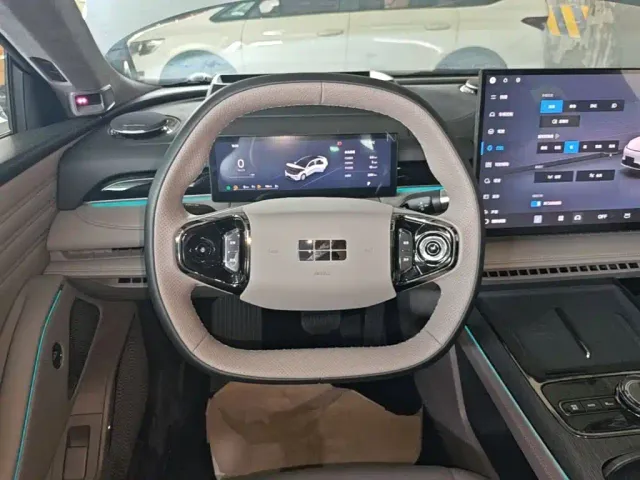 Geely Galaxy Xingyao 8 — Фото автомобиля 10