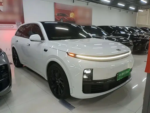 Li Auto L7 — Фото автомобиля 3