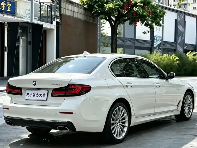 BMW 5 Series — Фото автомобиля 7