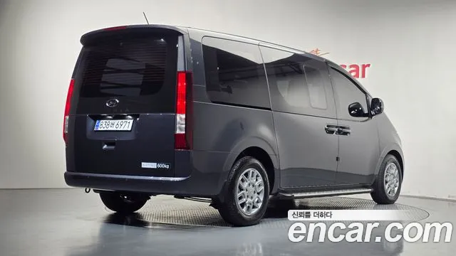 Фотография автомобиля — Hyundai Staria
