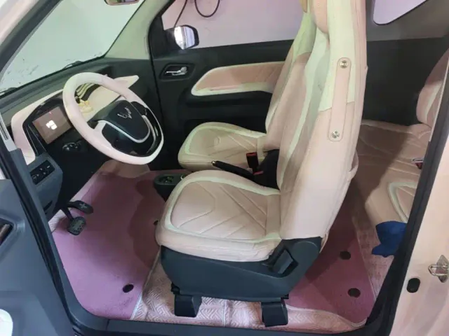 Wuling Hongguang Mini EV — Фото автомобиля 14