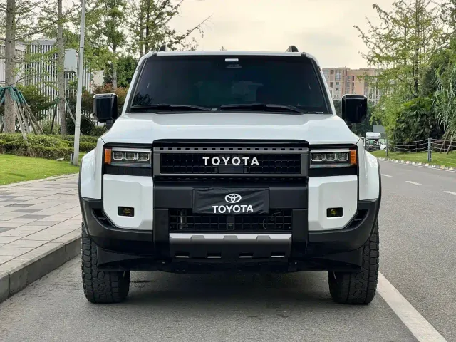 Toyota Prado — Фото автомобиля 2