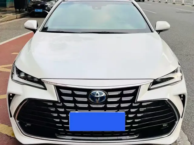 Toyota Avalon — Фото автомобиля 2