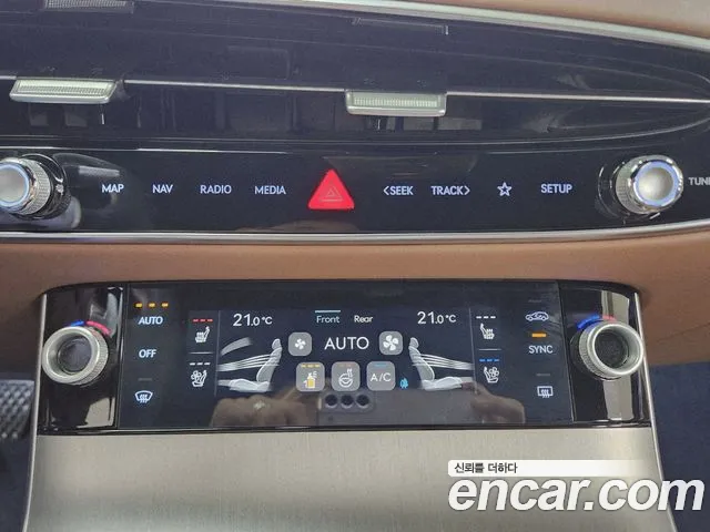 Genesis GV70 2.5T Бензин AWD — Фото автомобиля 13