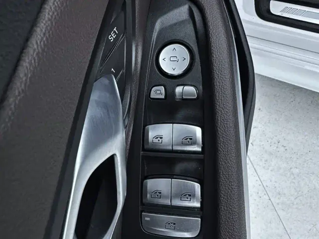BMW 3 Series — Фото автомобиля 22