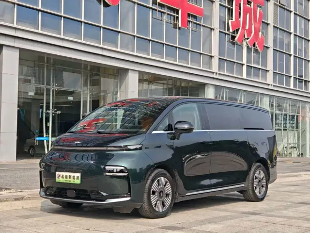 Фотография автомобиля — Geely Yizhen L380