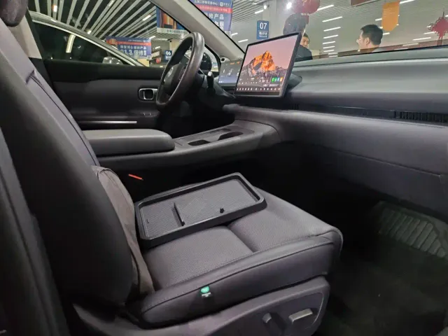 Leapmotor C10 — Фото автомобиля 7