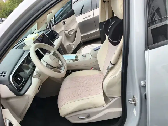 BYD Sealion 05 EV — Фото автомобиля 11