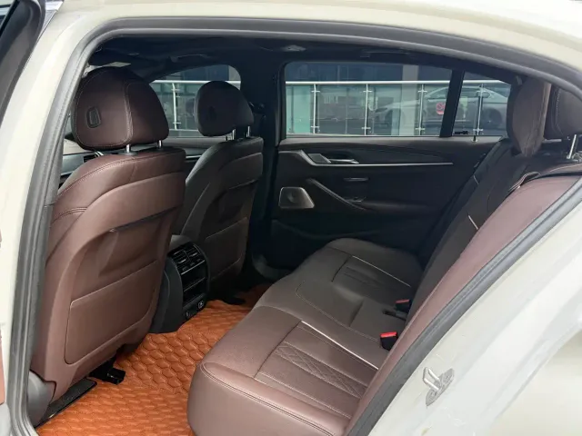 BMW 5 Series — Фото автомобиля 7