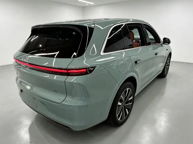 Li Auto L6 — Фото автомобиля 8