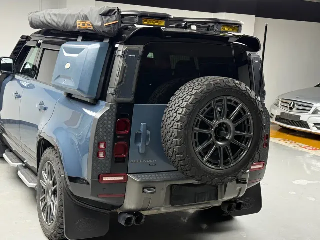 Land Rover Defender — Фото автомобиля 6