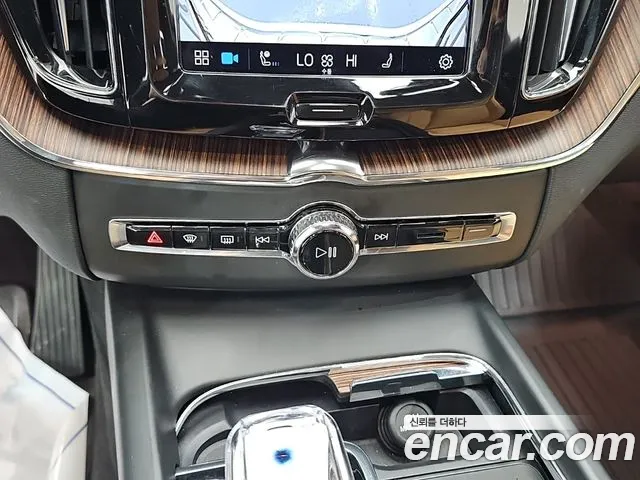 Вольво XC60 — Фото автомобиля 19