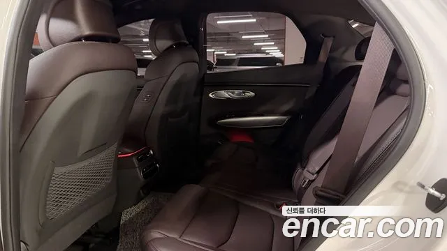Genesis GV70 — Фото автомобиля 15