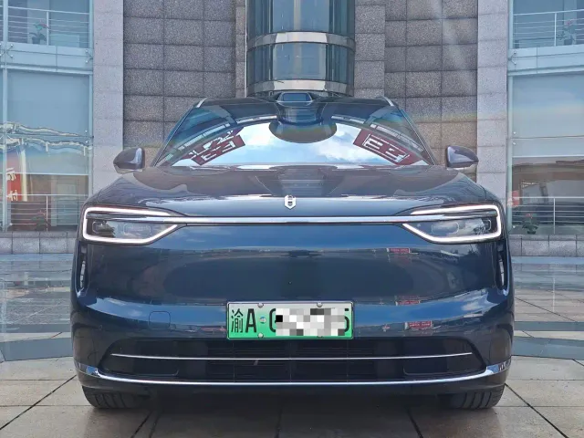 Aito M7 — Фото автомобиля 2